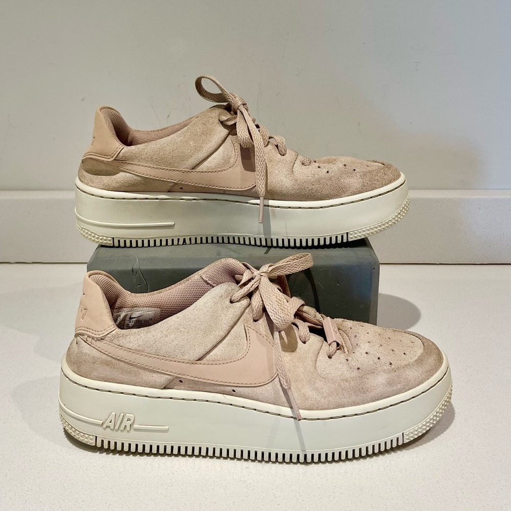 $140 Nike Air Force 1 sage low Blush particle beige AR5339 Women's sz 8.5